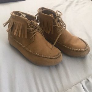 Girls’ Fringed Moccasins